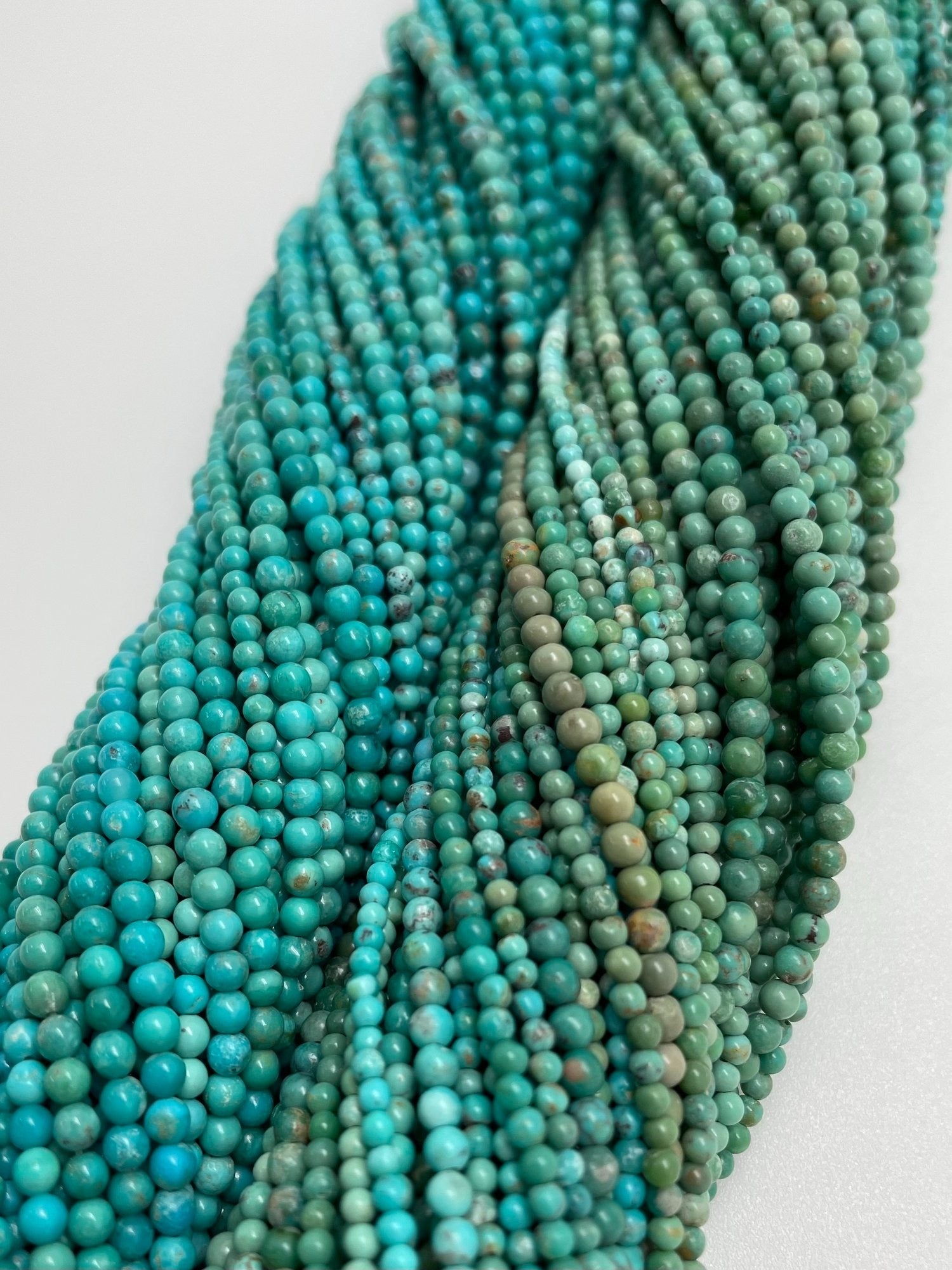 1-5-3mm-kingman-turquoise-round-beads-kingman-turquoise